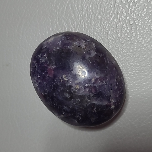 Purple tourmaline mica crystal palm stone - Picture 1 of 3